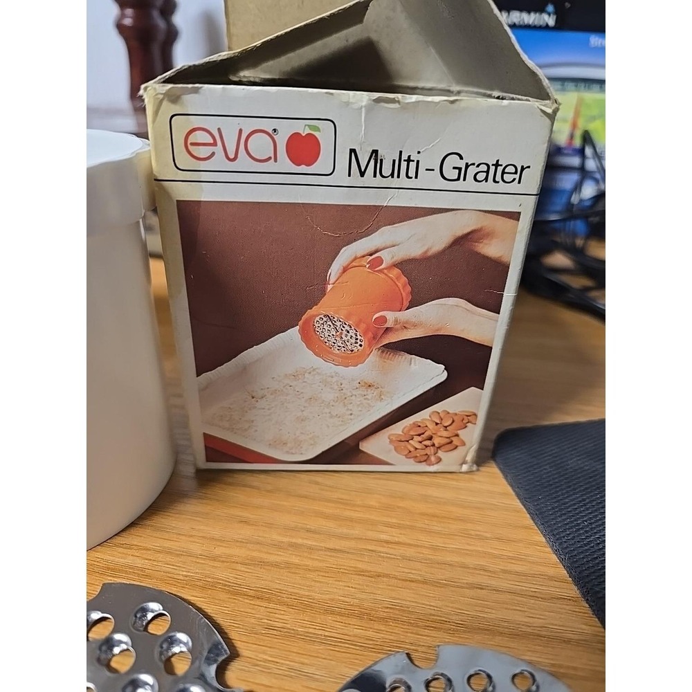 EVA Multi-Grater Used With Box And 2 Size Grater Sleeves